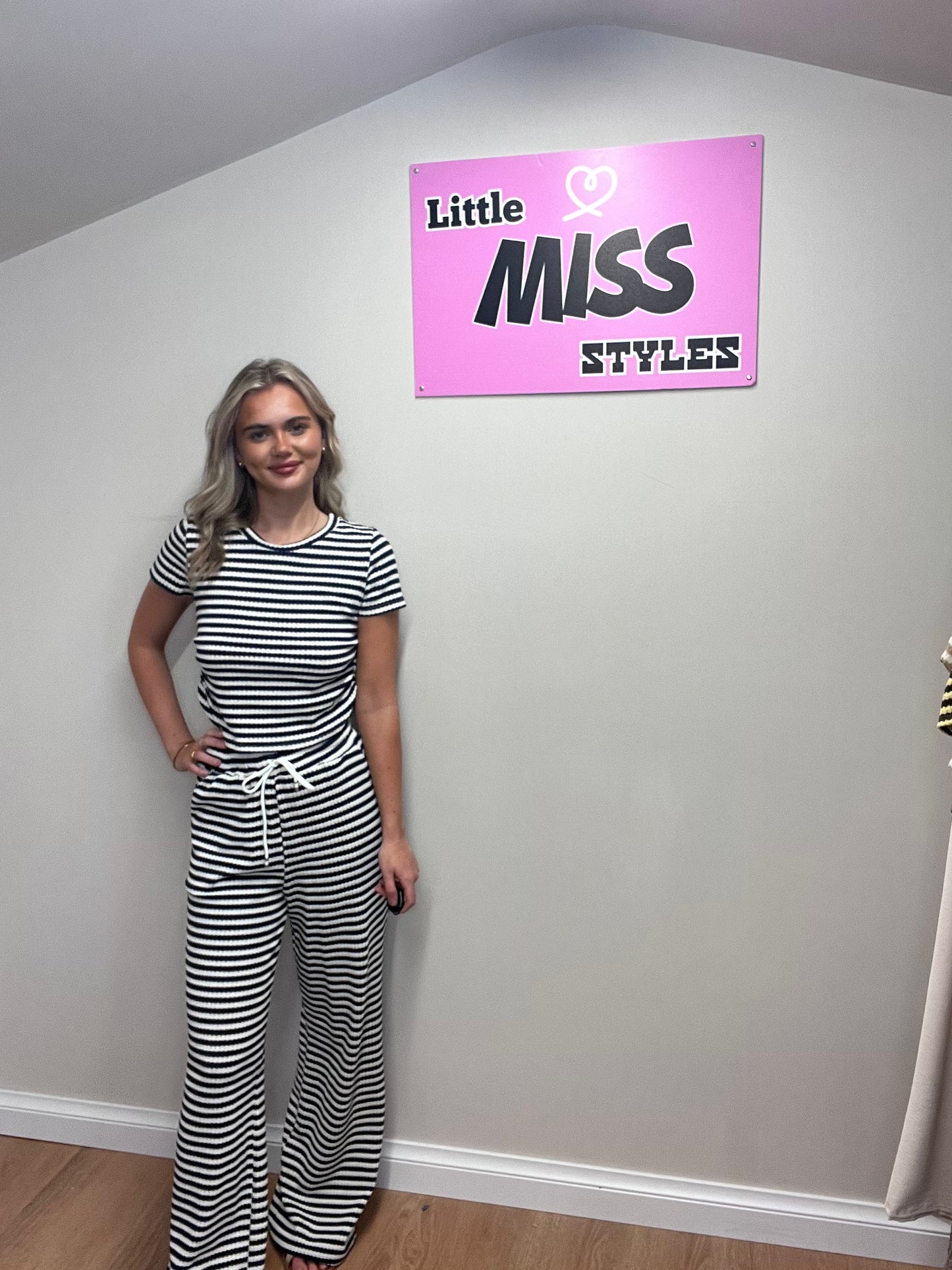 Striped set in black