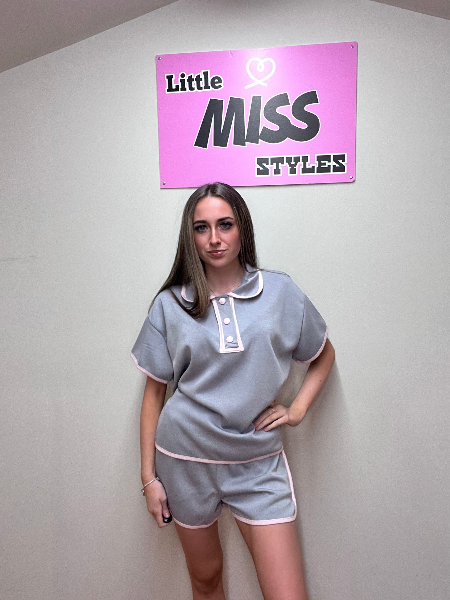 Tennis style set.