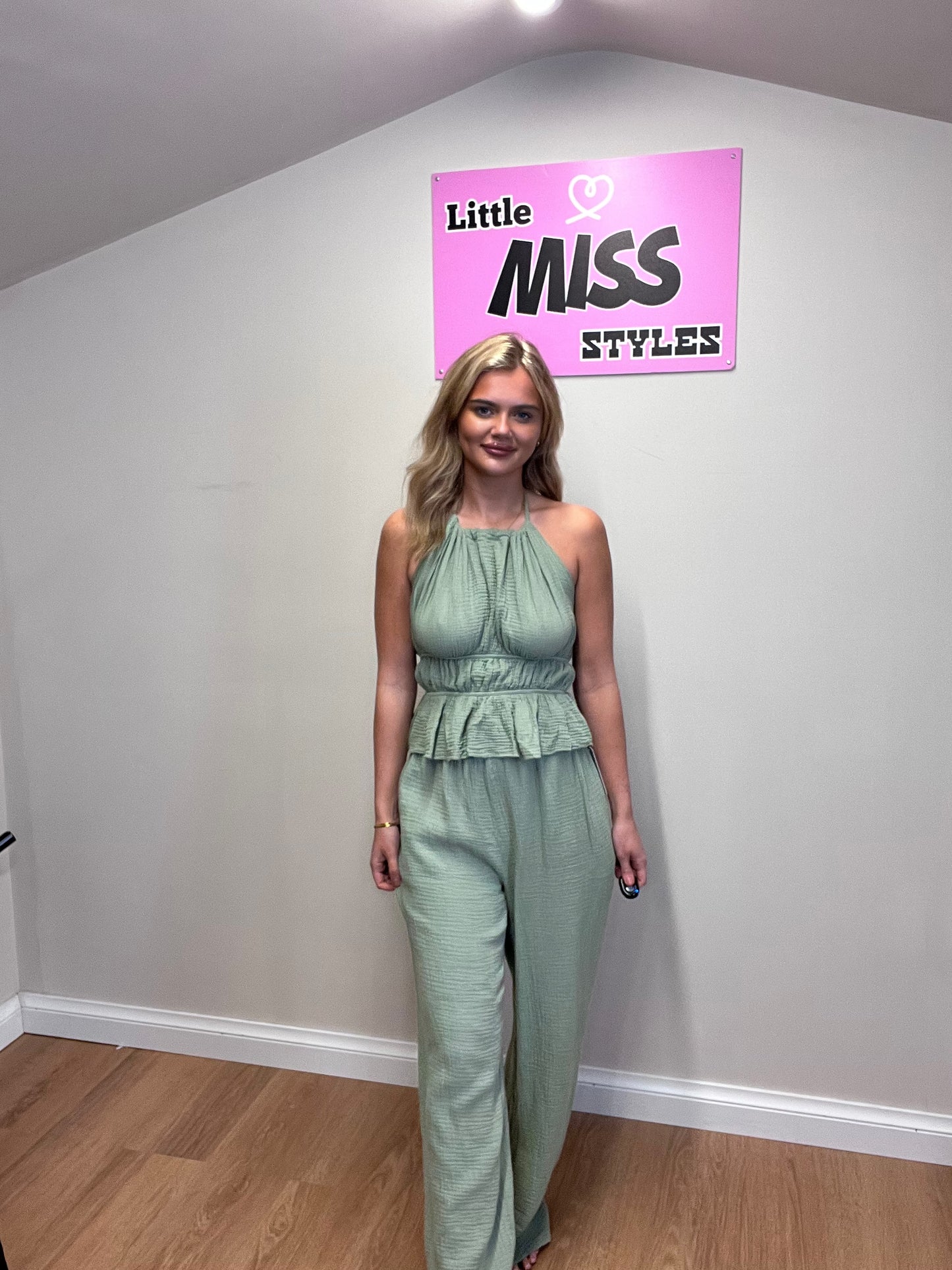 Cheesecloth trousers set. Click for colour