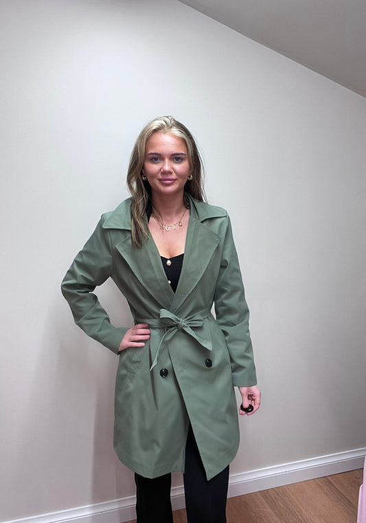 Light weight trench coat