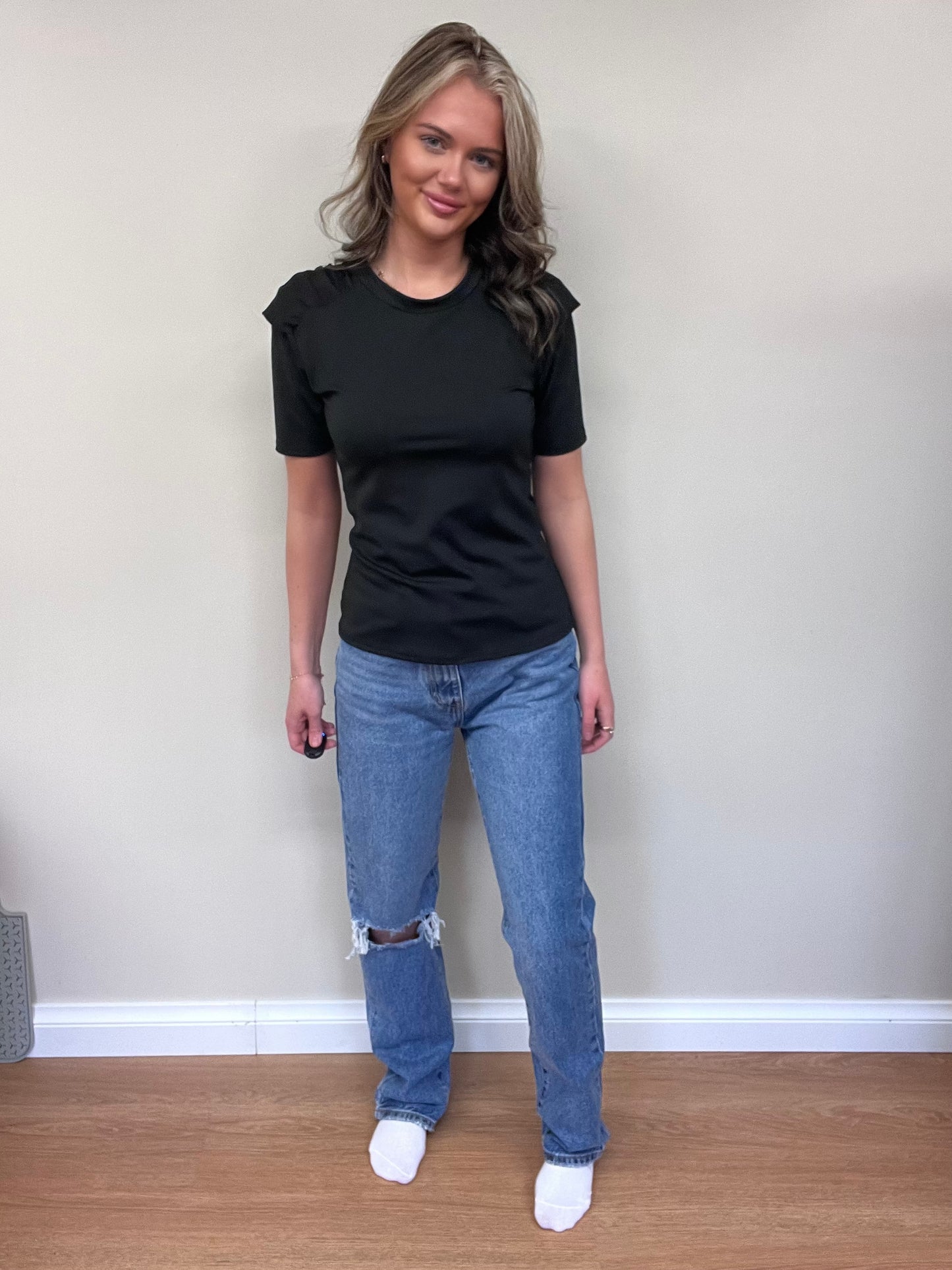 Scrunched shoulder basic tee
