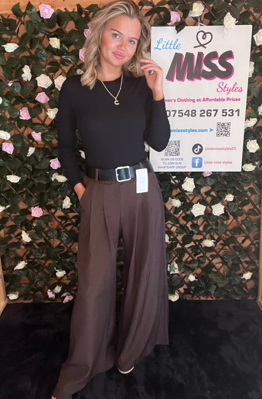 Stylish wide leg trousers